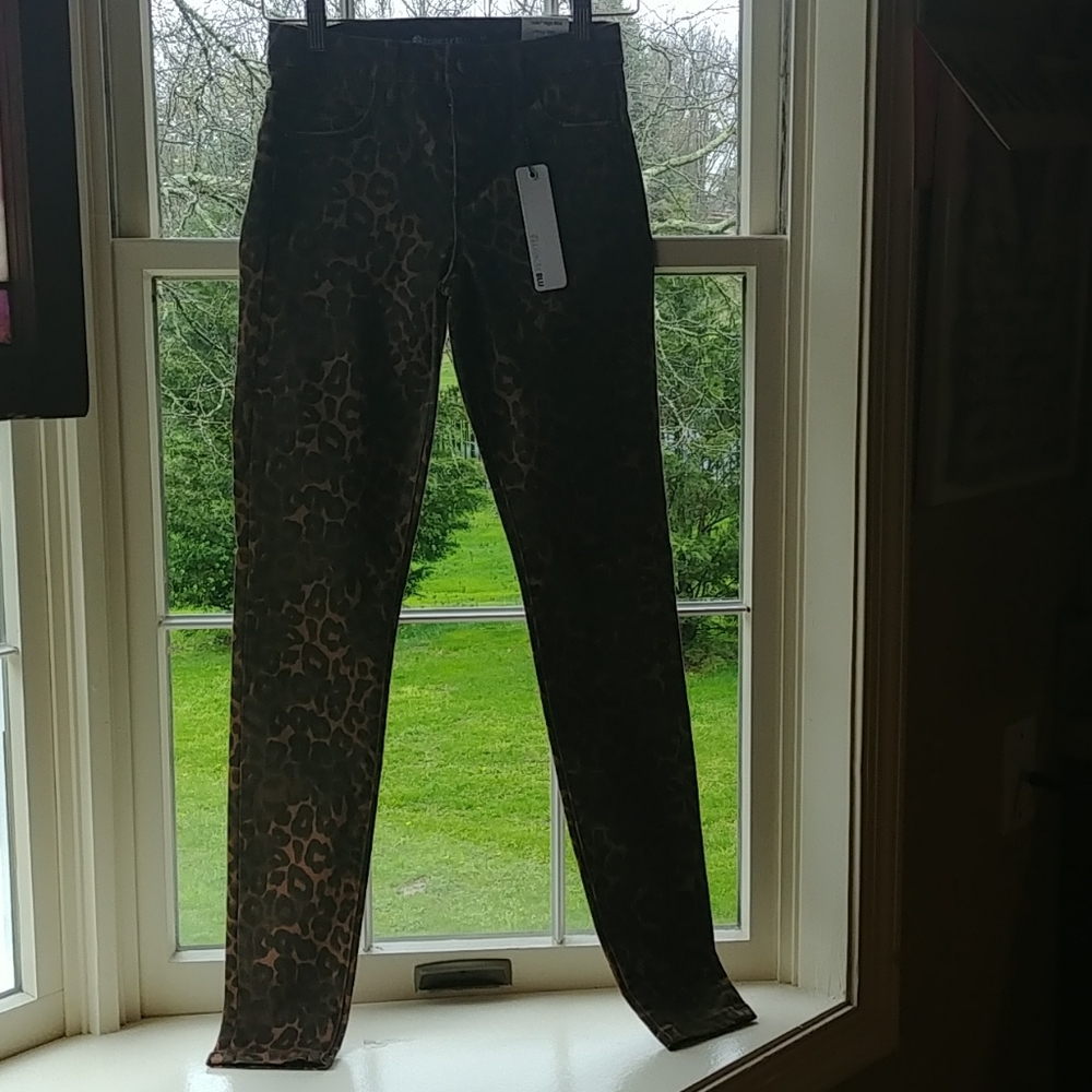 NEW TRENDY SUPER CUTE LEPARD JEANS